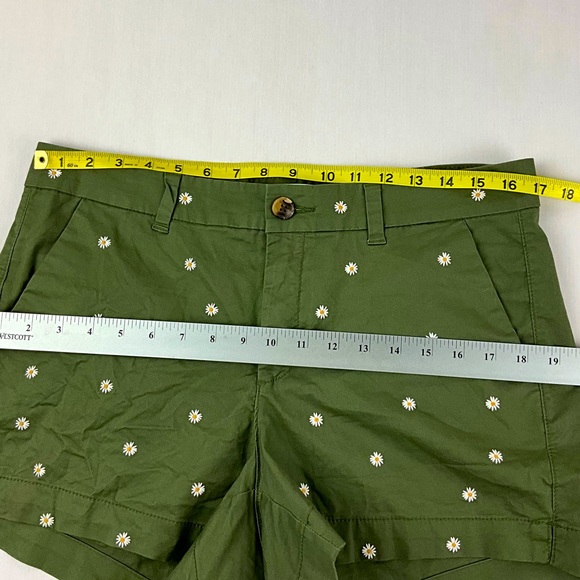 Old Navy Shorts Green daisy flower print Size 10 - Picture 7 of 10